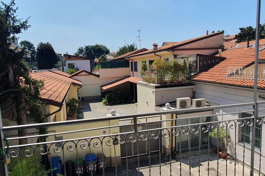 Casa Sobborghi Lägenhet Monza Exteriör bild